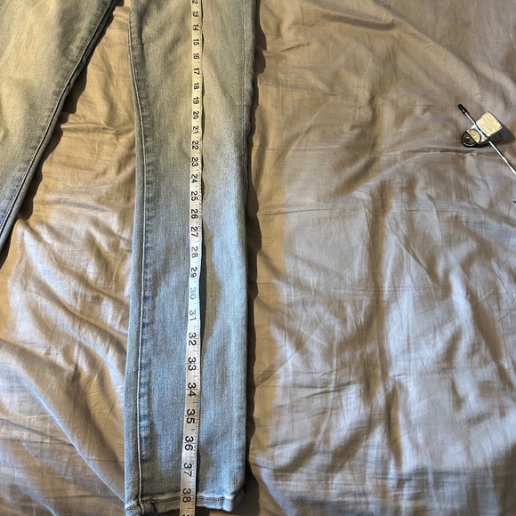 American Eagle Outfitters Super Super Stretch Light Fade Denim Jeans Size 8 - Picture 14 of 16